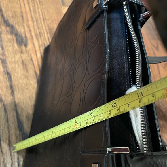 Salvatore Ferragamo handbag - Picture 14 of 16